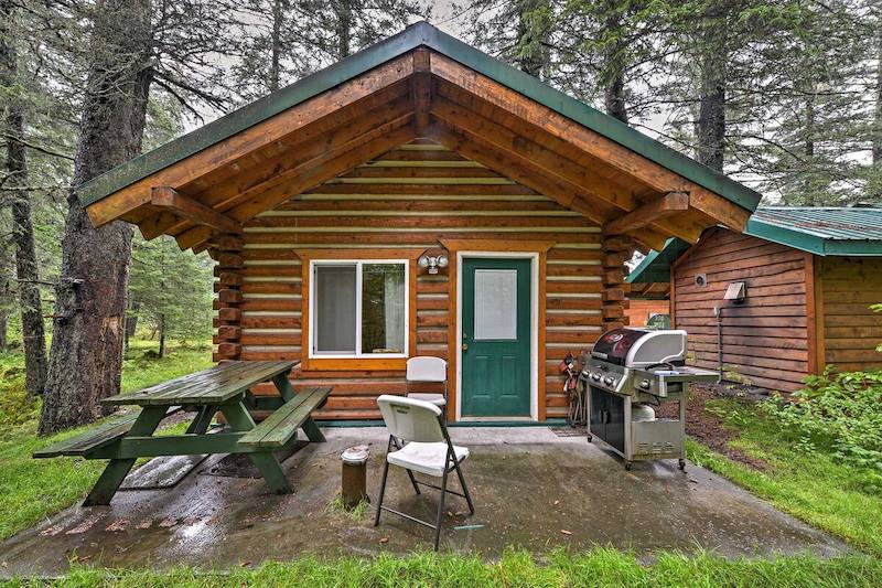 12 Best Airbnbs in Seward, Alaska (+ Oceanview Cabins)