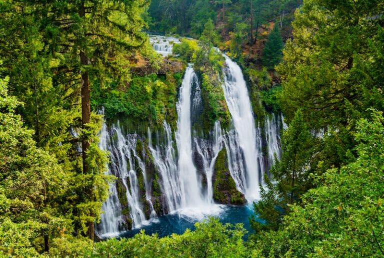 15 Impressive Waterfalls in California to Visit (+ Map)