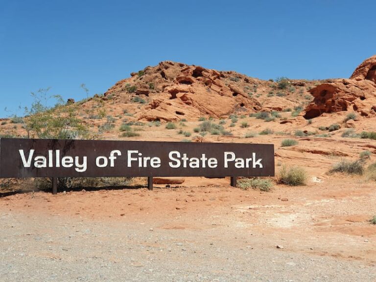 How to Visit Valley of Fire from Las Vegas (+ Itinerary!)