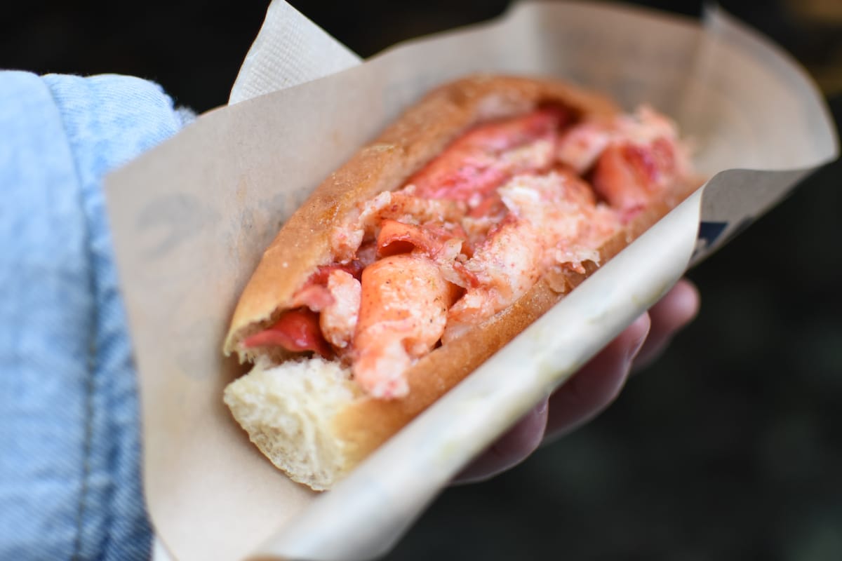 15 Places for the Best Lobster Roll in Maine (+ History and Tips!)